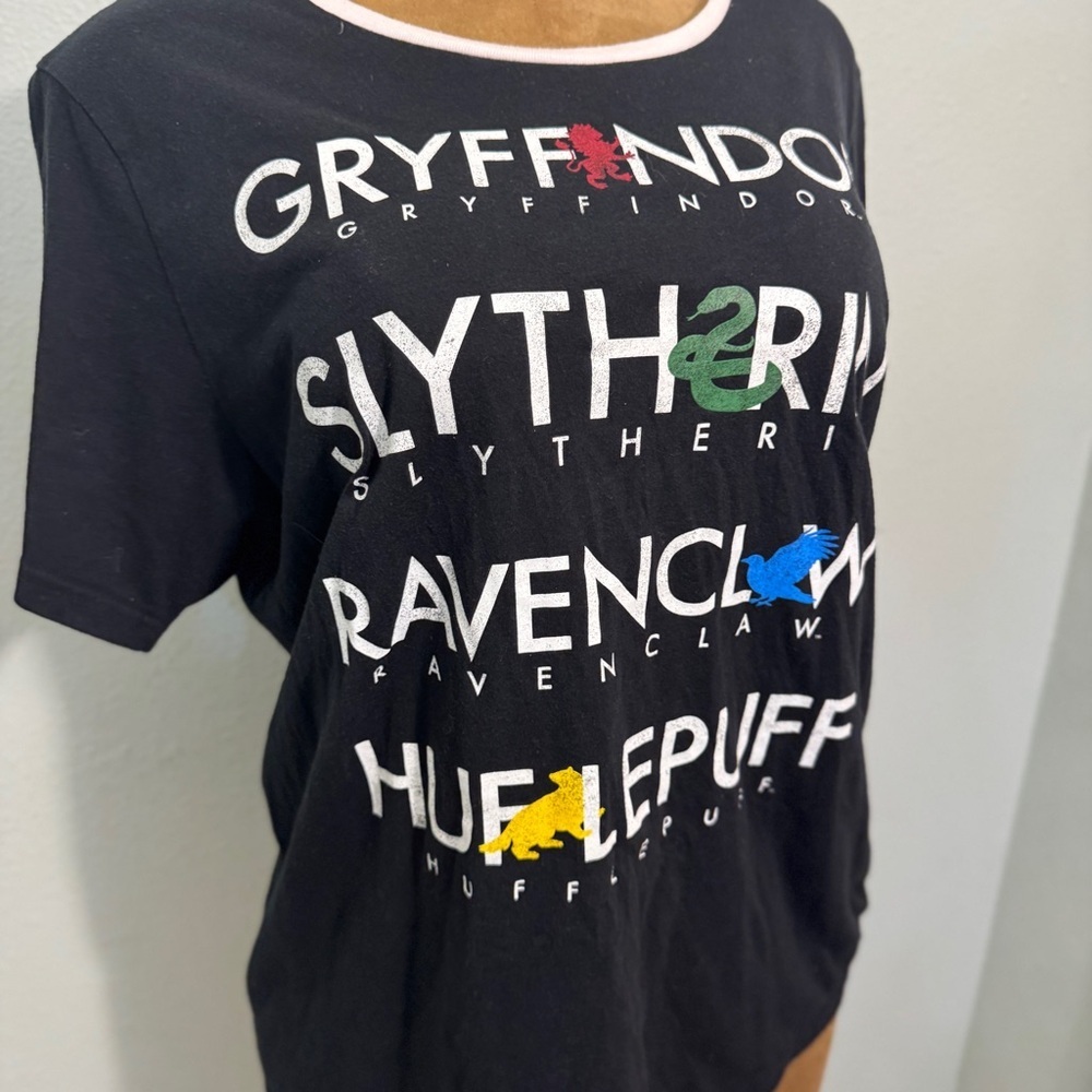 Harry Potter T Shirt Women 2X Plus Gryffindor Slytherin Ravenclaw Hufflepuff​​ - Picture 2 of 9
